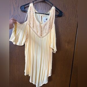 Democracy Cream Cold Shoulder Blouse NWT